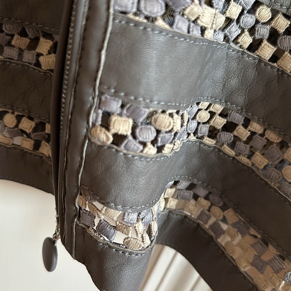 ARMANI COLLEZIONI Evening Jacket - Picture 6 of 9